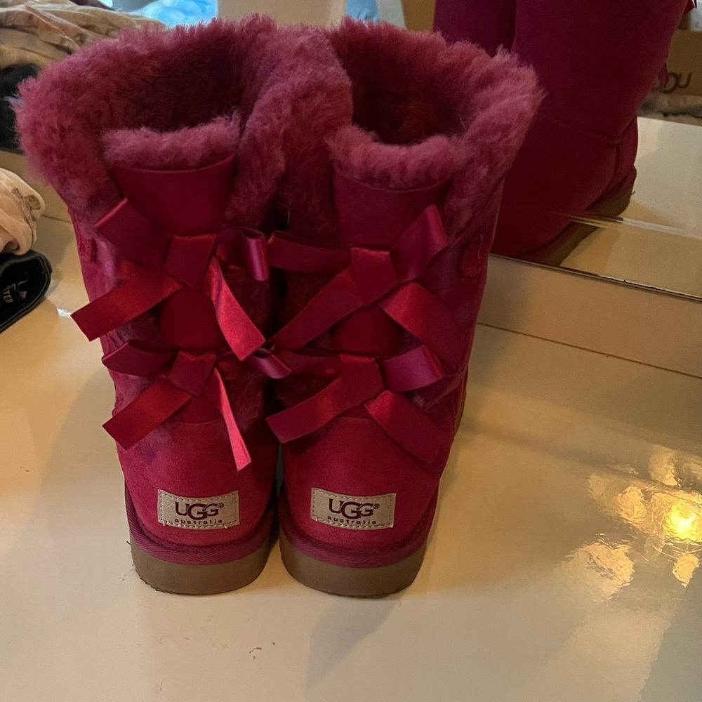 Pink uggs